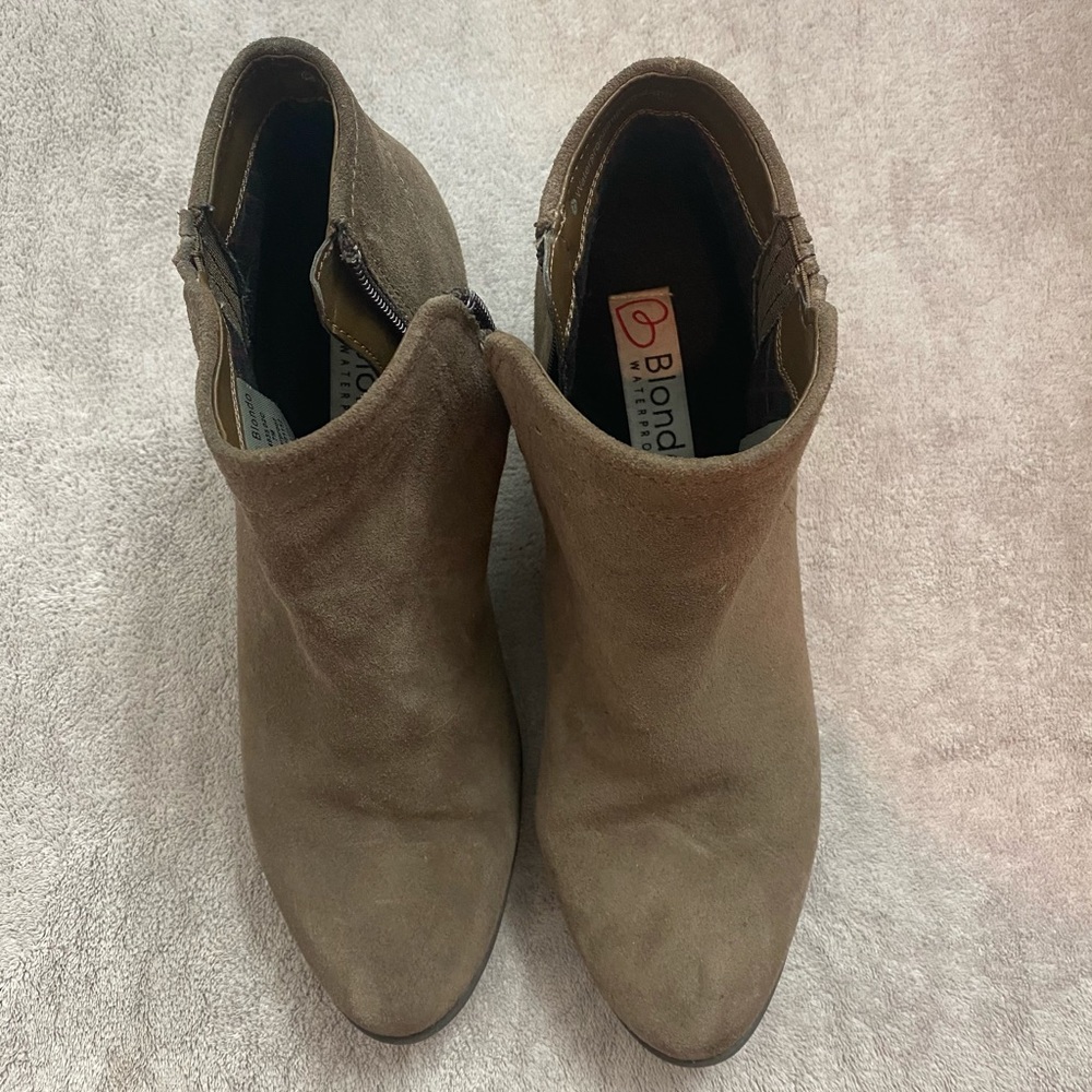Boots - Picture 3 of 3